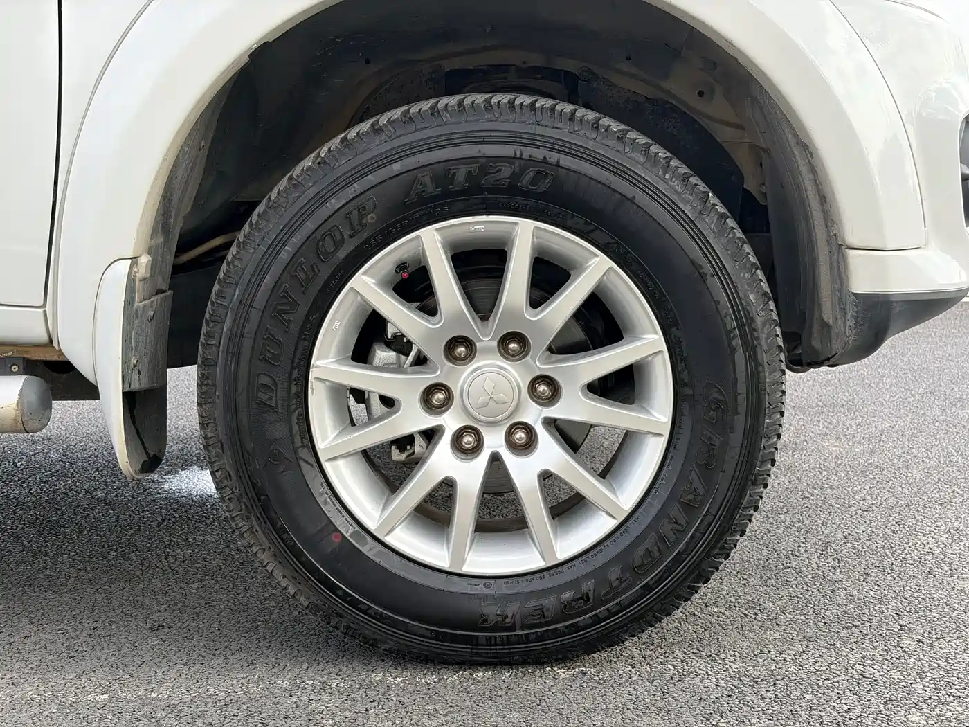 Mitsubishi Pajero Sport 2013 3.0L AWD Executive фото 15