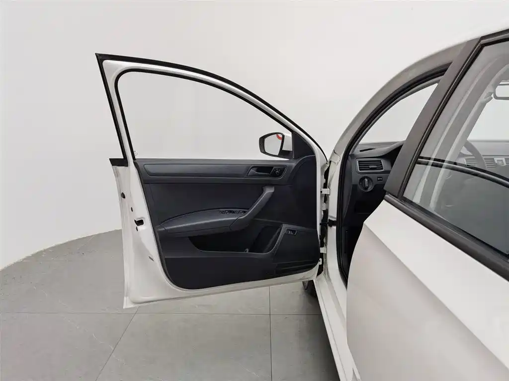 Volkswagen Santana 2021 1.5L Manual Trend Edition фото 8