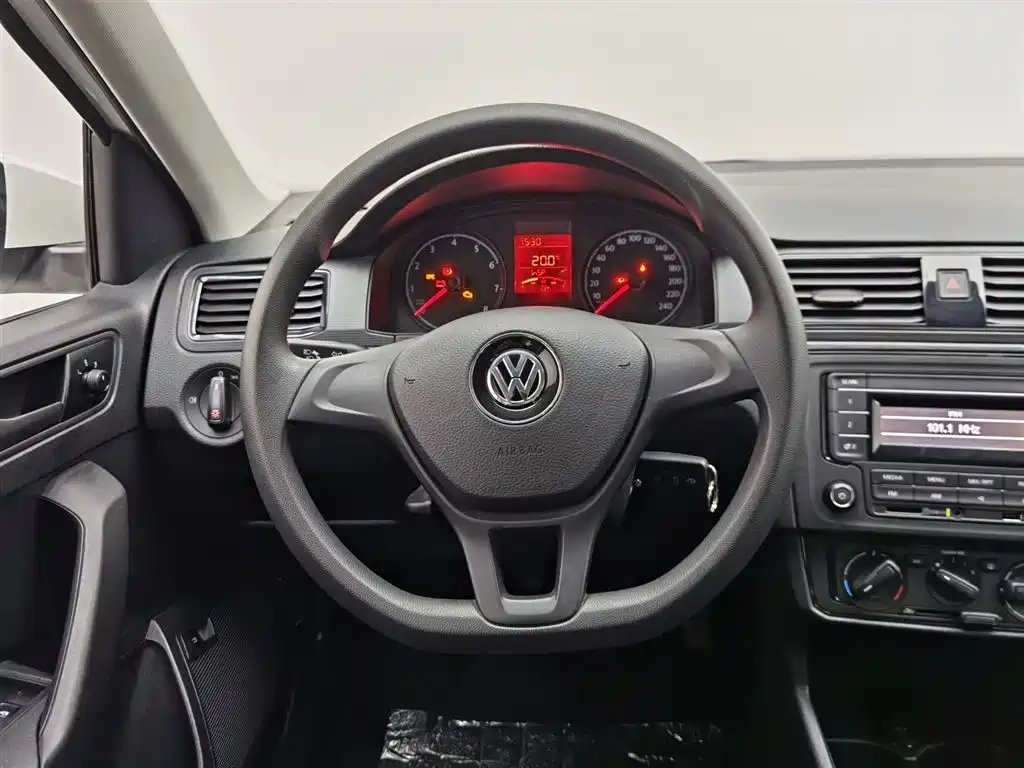 Volkswagen Santana 2021 1.5L Manual Trend Edition фото 11