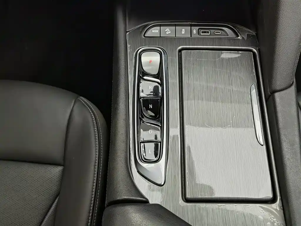 Buick Enclave 2020 28T 4WD Premium Model фото 13