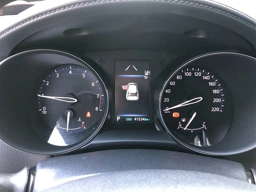 Toyota IZOA 2021 2.0L Yixiang Edition фото 5