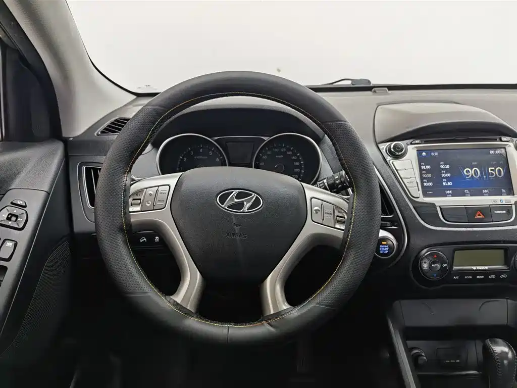 Hyundai Beijing Hyundai ix35 2015 2.0L Automatic 2WD Smart Type China IV фото 11