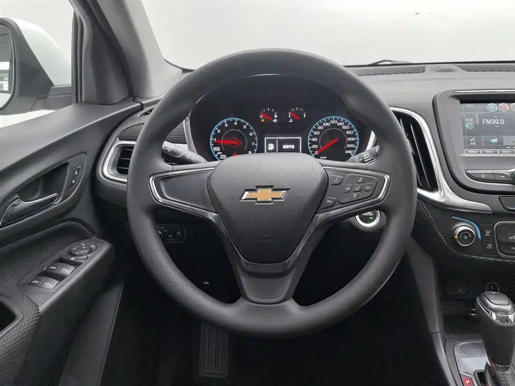 Chevrolet Equinox 2018 535T Automatic Frontier Edition фото 11