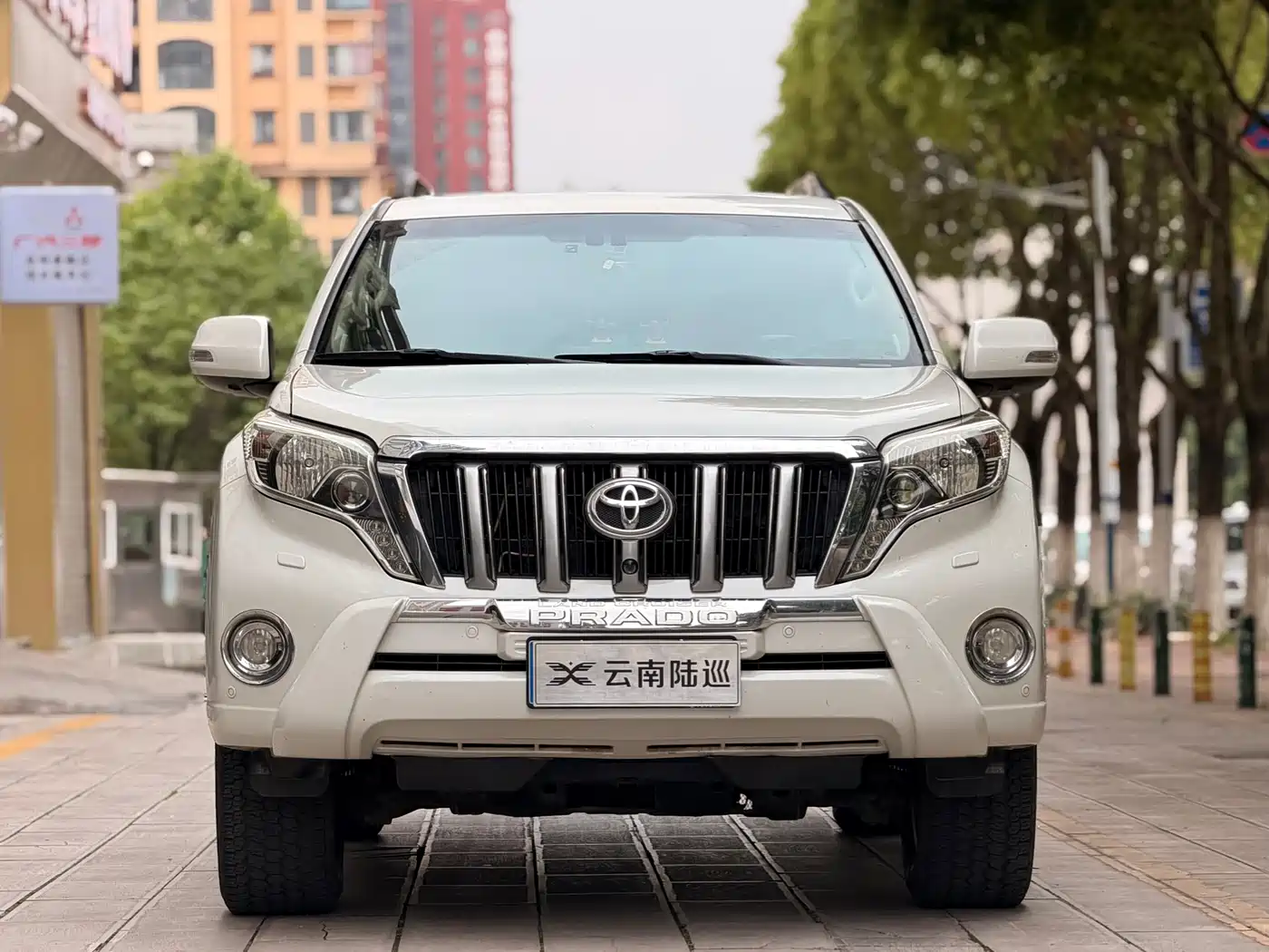 Toyota Prado 2014 4.0L Automatic VX NAVI фото 2
