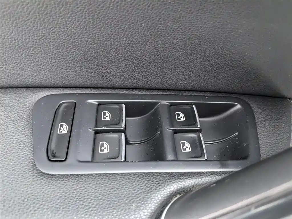 Volkswagen Golf 2018 230TSI Automatic Comfort фото 9
