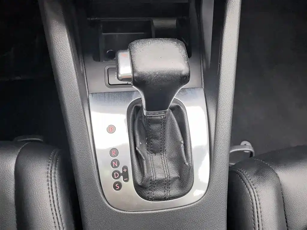 Volkswagen Sagitar 2011 1.4TSI Automatic Technology фото 13