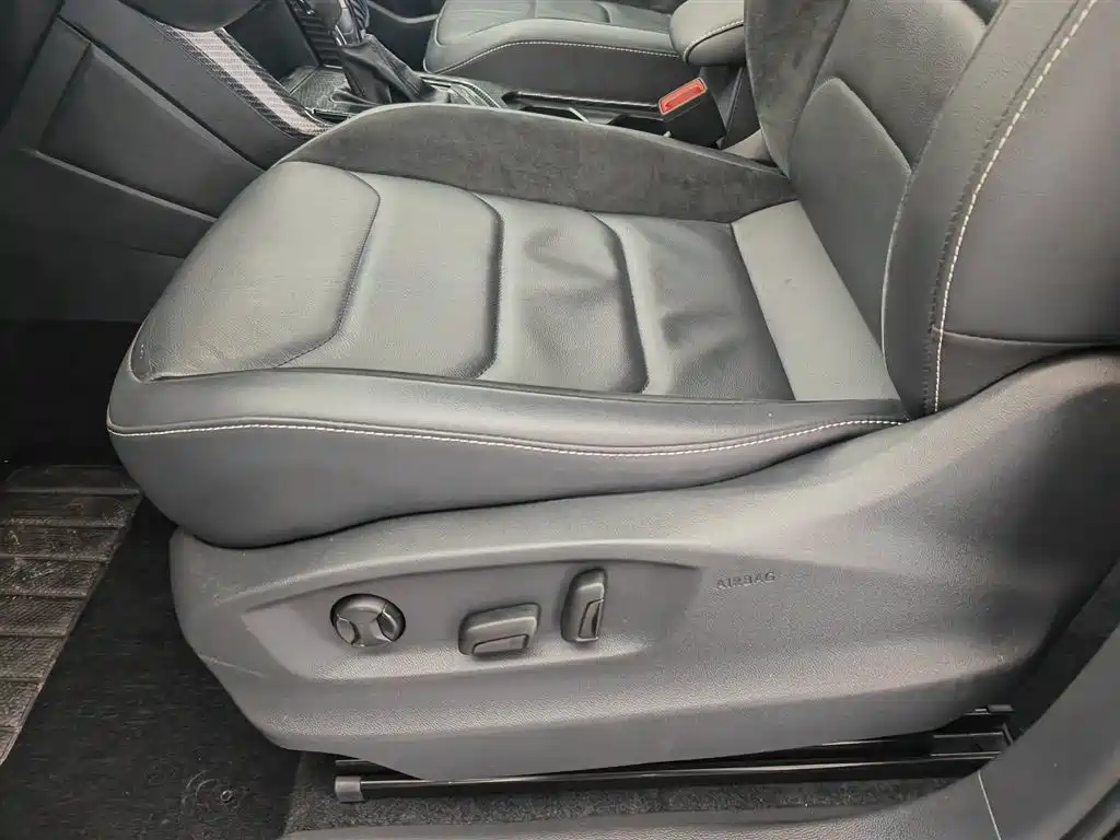 Volkswagen Tiguan L 2017 330TSI Automatic 2WD Comfort Edition фото 20