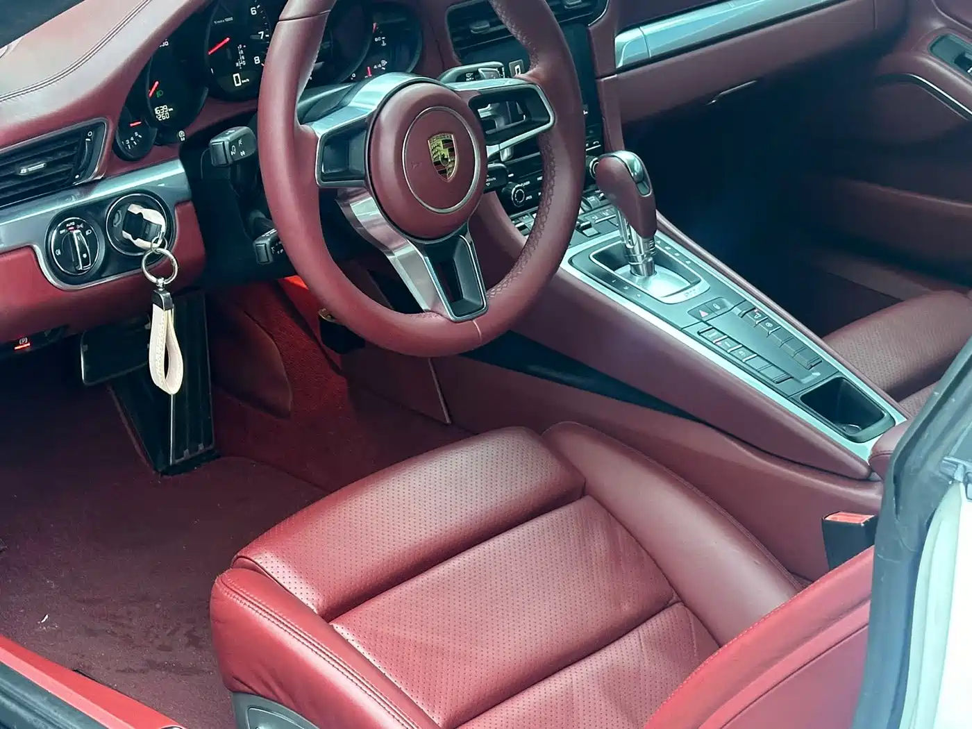 Porsche 911 2016 Carrera 3.0T фото 7