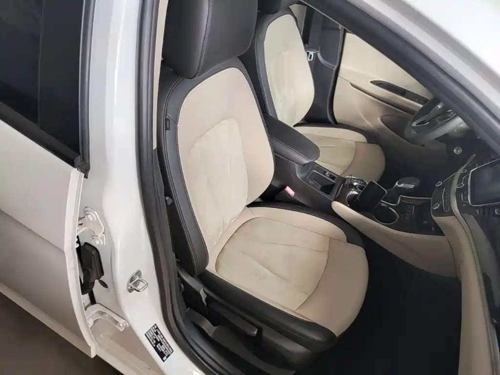 Фото 25 - Buick Verano