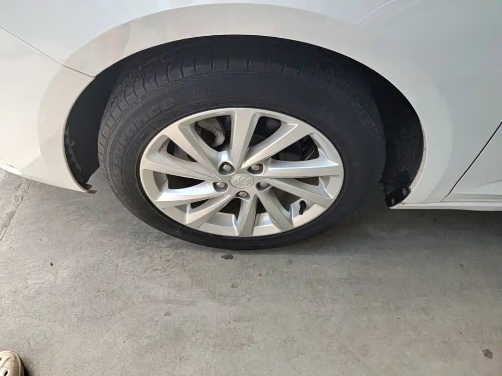 Фото 23 - Buick Verano