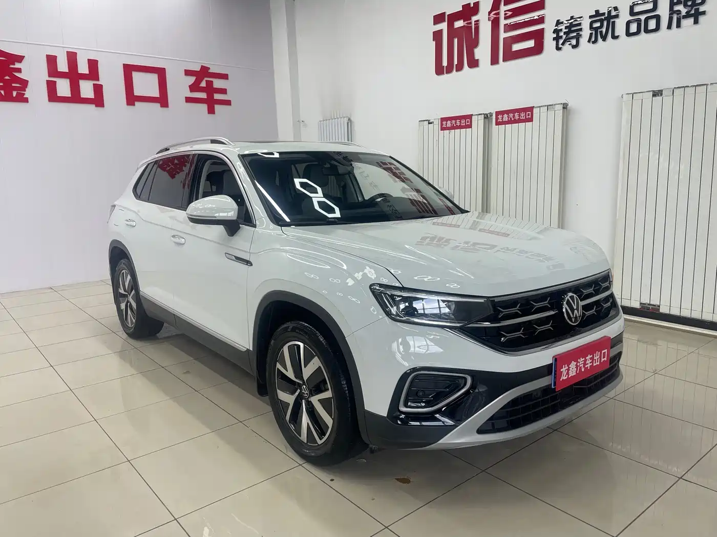 Volkswagen Tayron 2023 280TSI 2WD Luxury Plus Advanced Edition фото 3