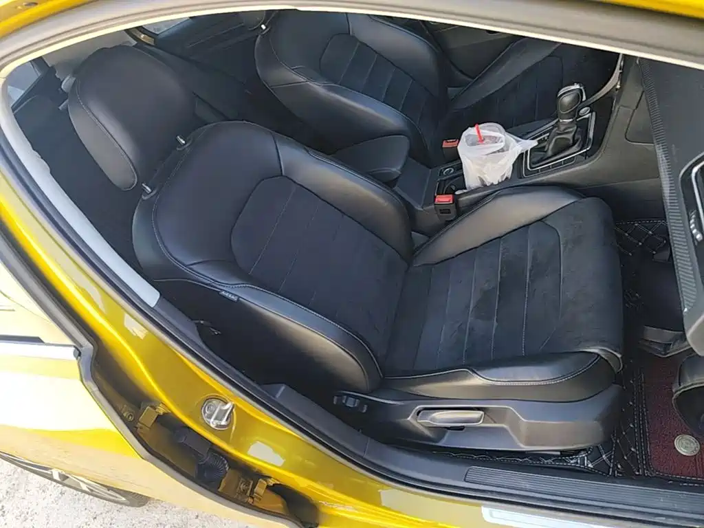 Photo 25 - Volkswagen Golf