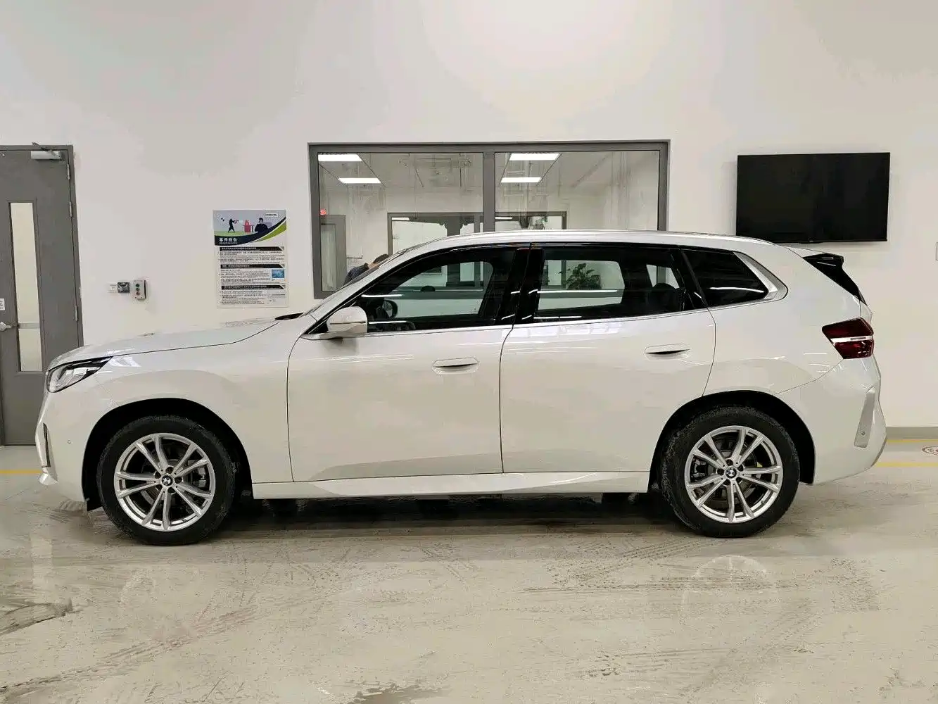 BMW X3 2025 xDrive25L Luxury Package фото 4