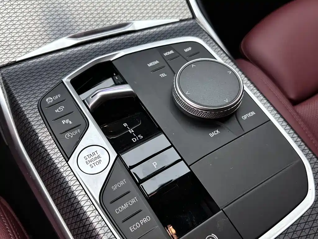 BMW 3 Series 2023 325i M Sport Black Night Package фото 16