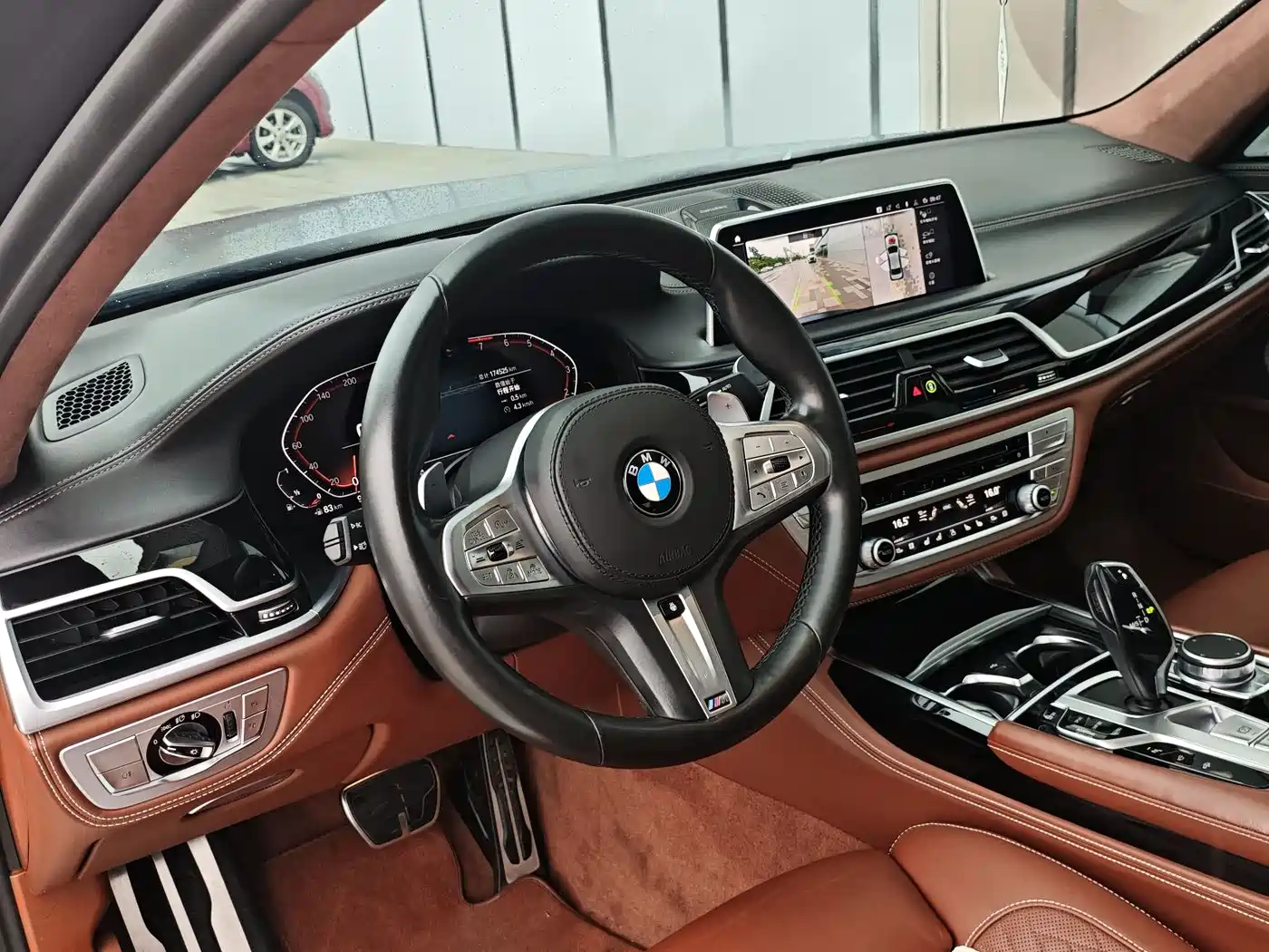 Photo 16 - BMW 7 Series