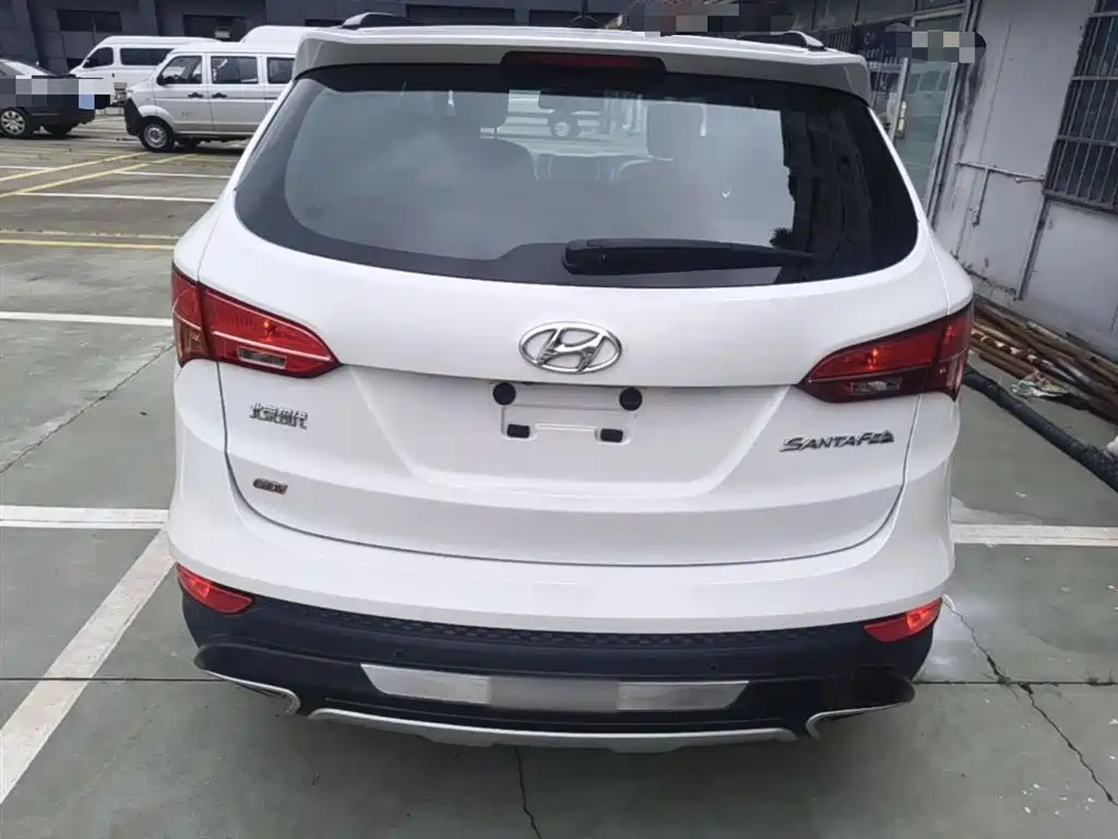 Hyundai Santa Fe 2015 2.4L Automatic 2WD Smart 5-seater фото 6