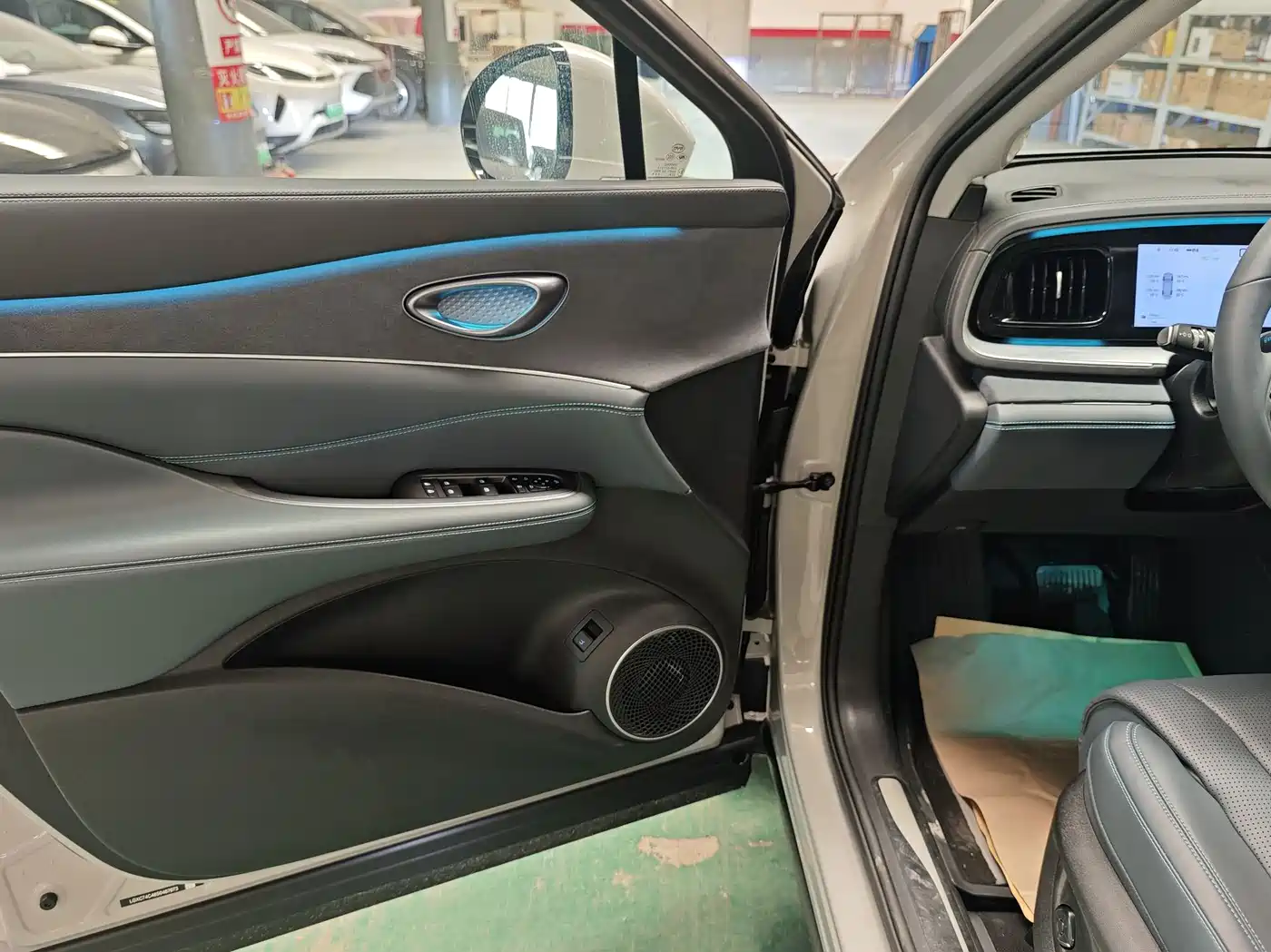 BYD Hai Shi 07 DM-i 2025 150 Pilot+ Edition фото 4