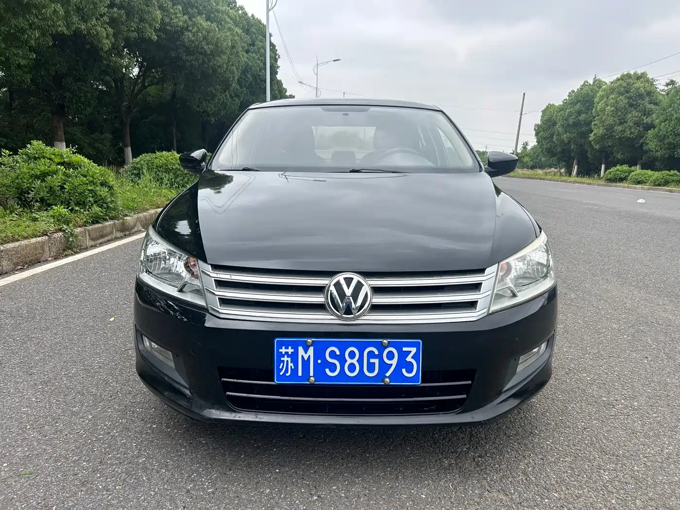 Volkswagen Santana 2013 Model 1.6L Automatic Luxury Edition фото 2