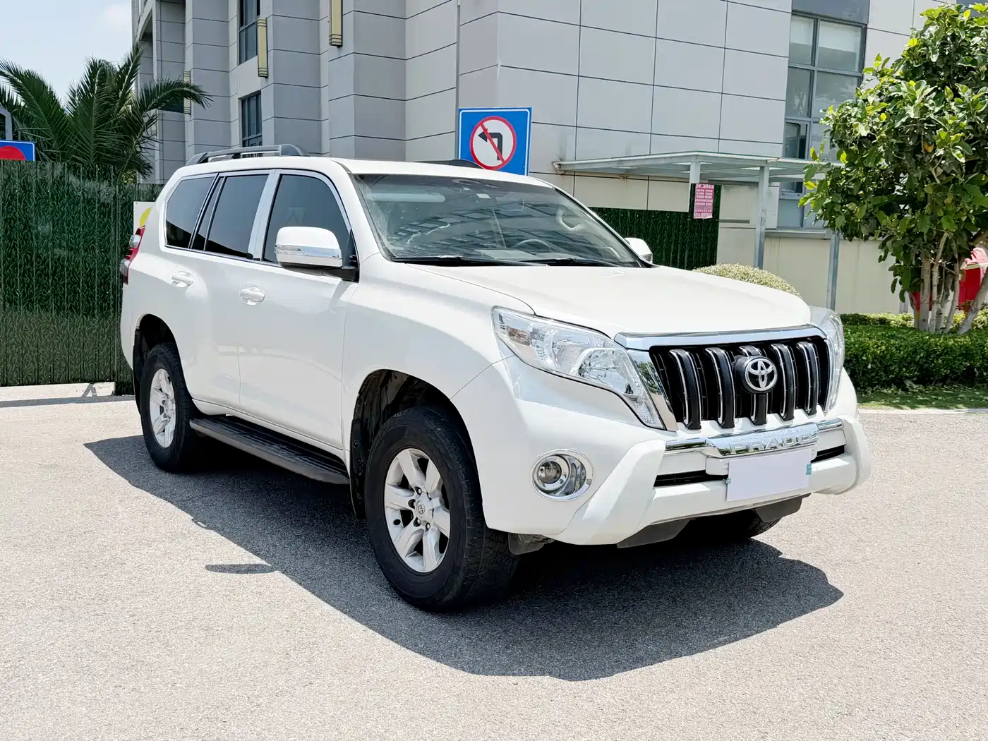 Toyota Prado (Import) 2014 2.7L Automatic Standard Edition фото 3