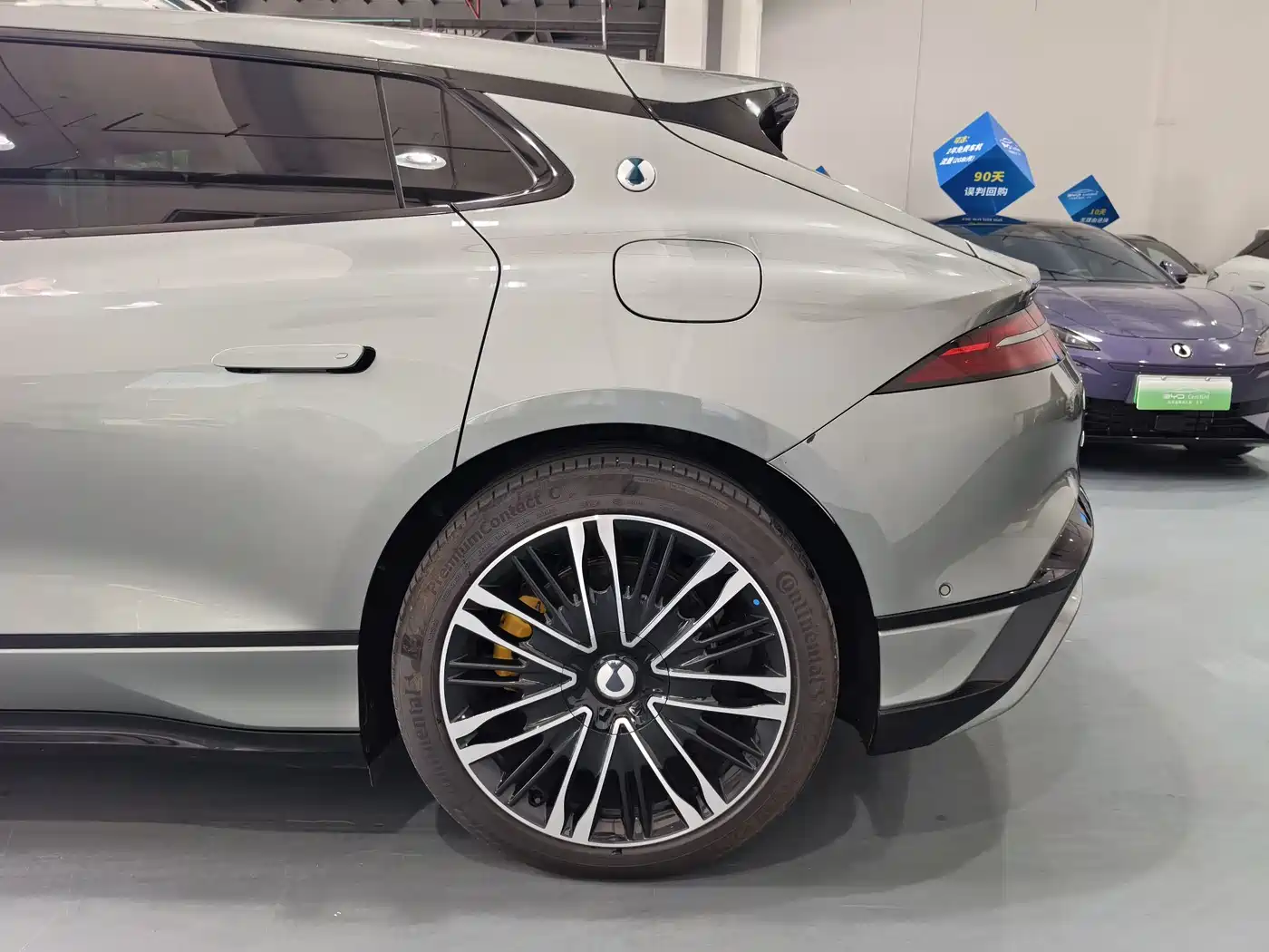 Denza Z9GT 2024 1100 AWD Ultra Edition фото 11
