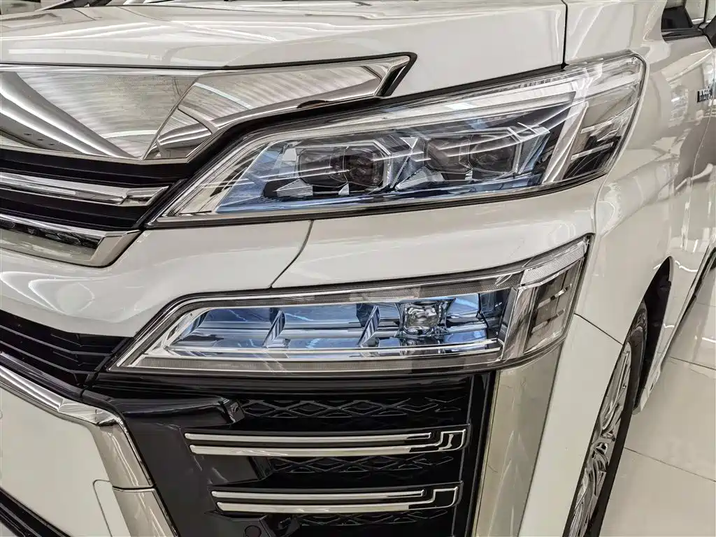 Toyota Vellfire 2021 Crown Hybrid 2.5L HV Supreme Edition фото 5