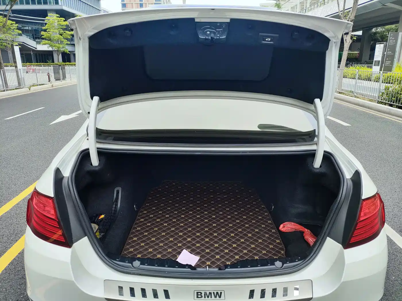 BMW 5 Series 2017 525Li Luxury Design Package фото 14
