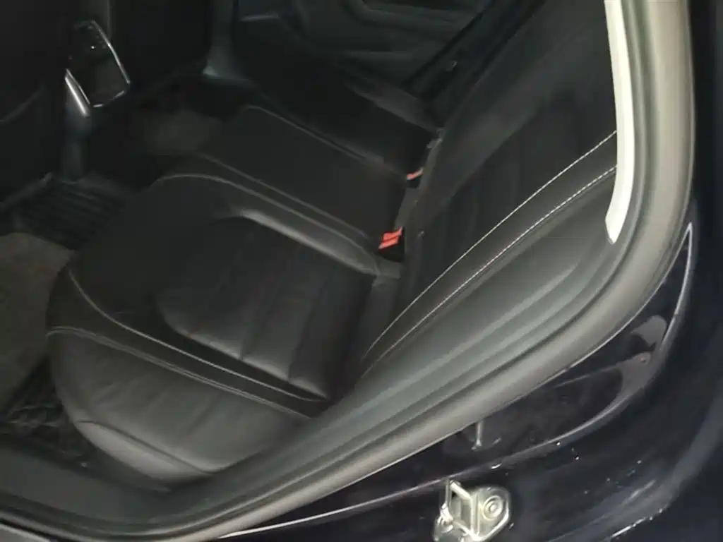 Volkswagen Passat 2017 330TSI DSG Prestige фото 17