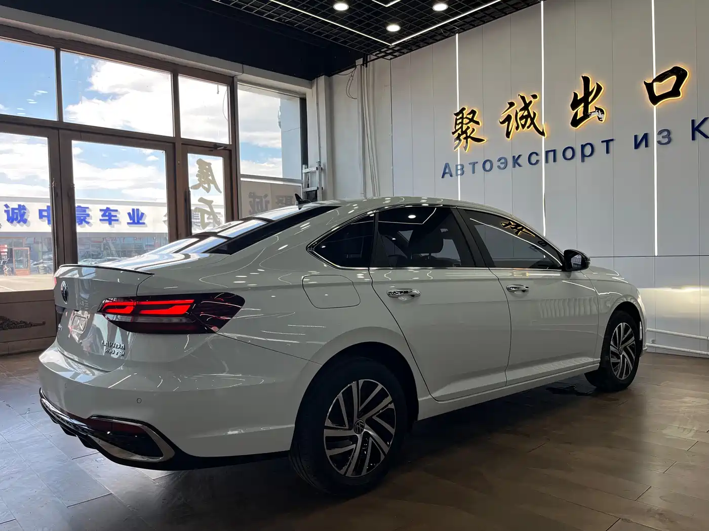 Volkswagen Lavida 2023 280TSI DSG Starlight Comfort Edition фото 9