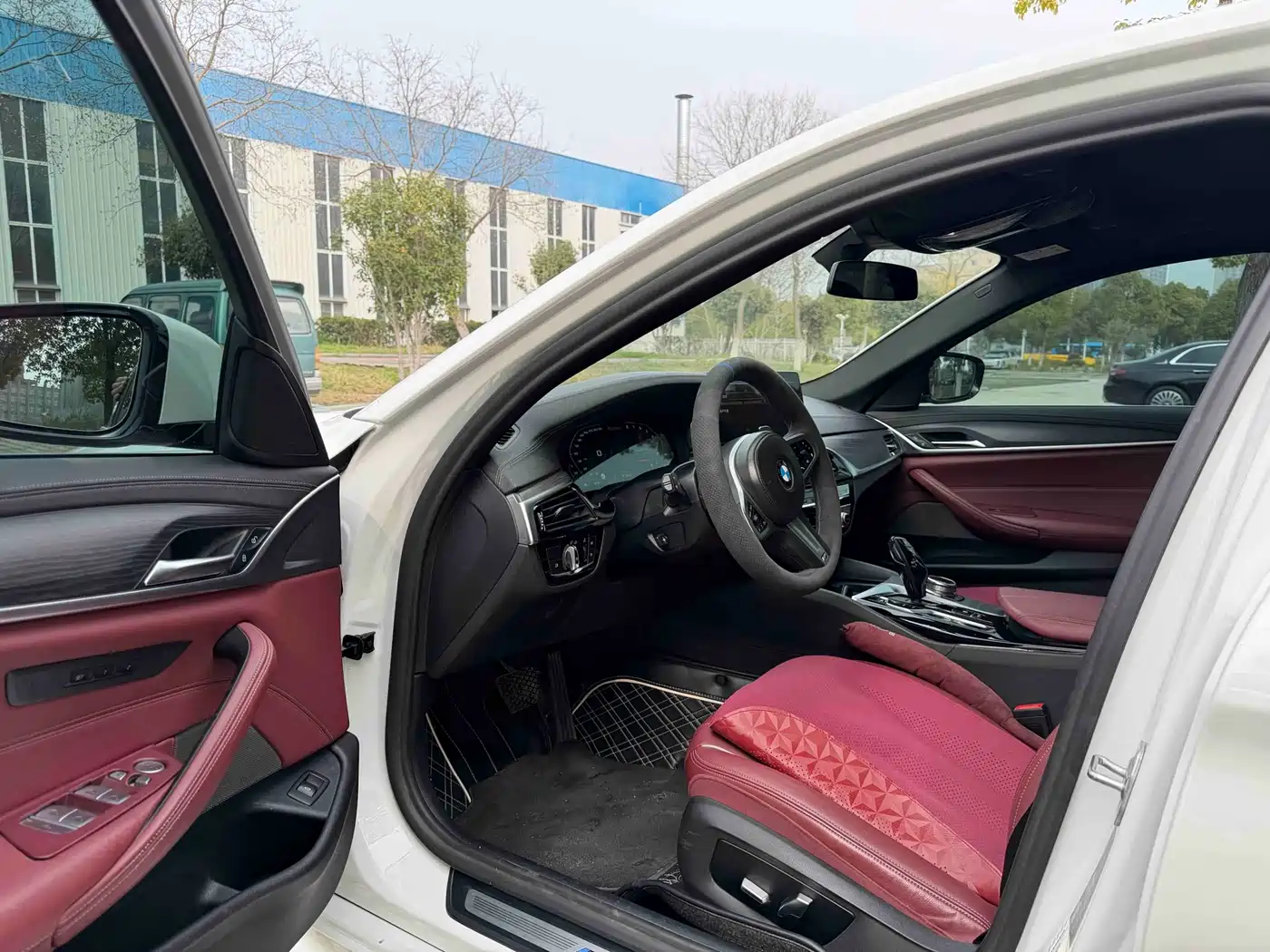 BMW 5 Series 2021 530Li Leading M Sport Package фото 12