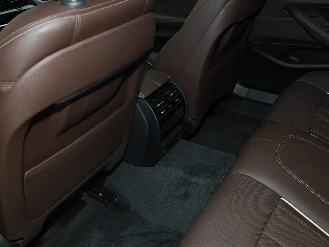 BMW 5 Series 2022 Model Second Facelift 530Li Leading M Sport Package фото 25