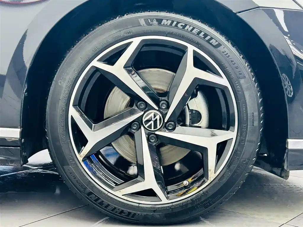 Volkswagen Magotan 2023 Model 2 Million Commemorative Edition 330TSI DSG Luxury фото 10