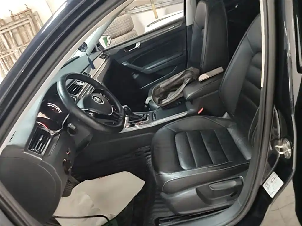 Volkswagen Passat 2017 330TSI DSG Prestige фото 15