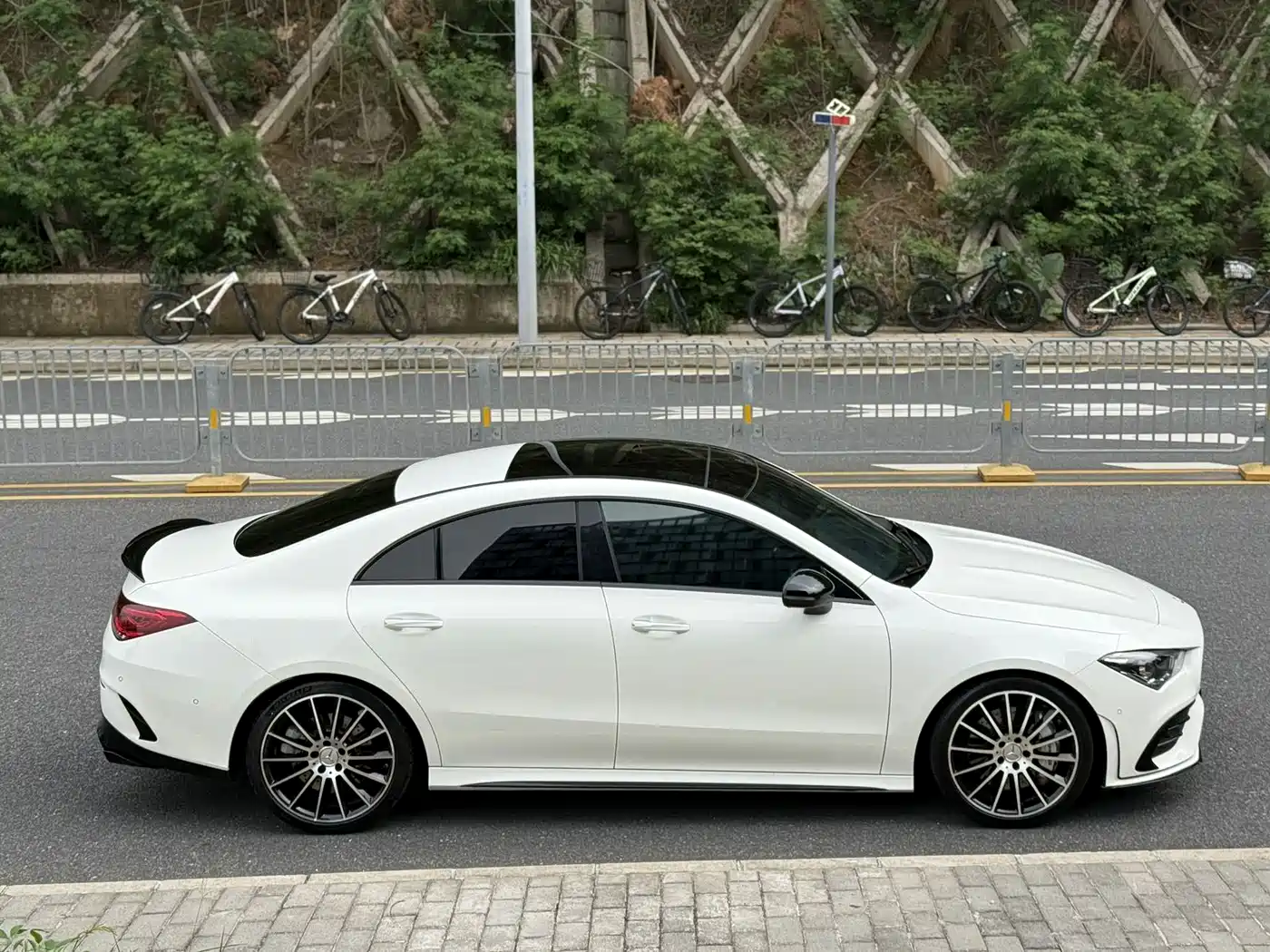 Mercedes-Benz CLA AMG 2023 AMG CLA 35 4MATIC фото 4