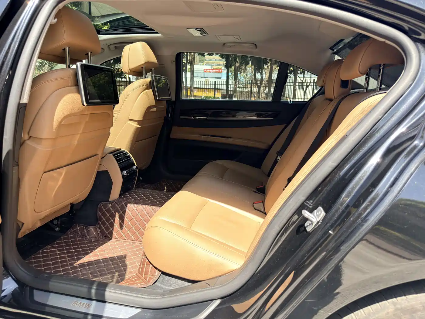 BMW 7 Series 2013 Model 740Li Leading фото 13