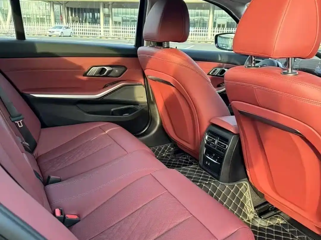 BMW 3 Series 2025 330Li M Sport Night Edition фото 7