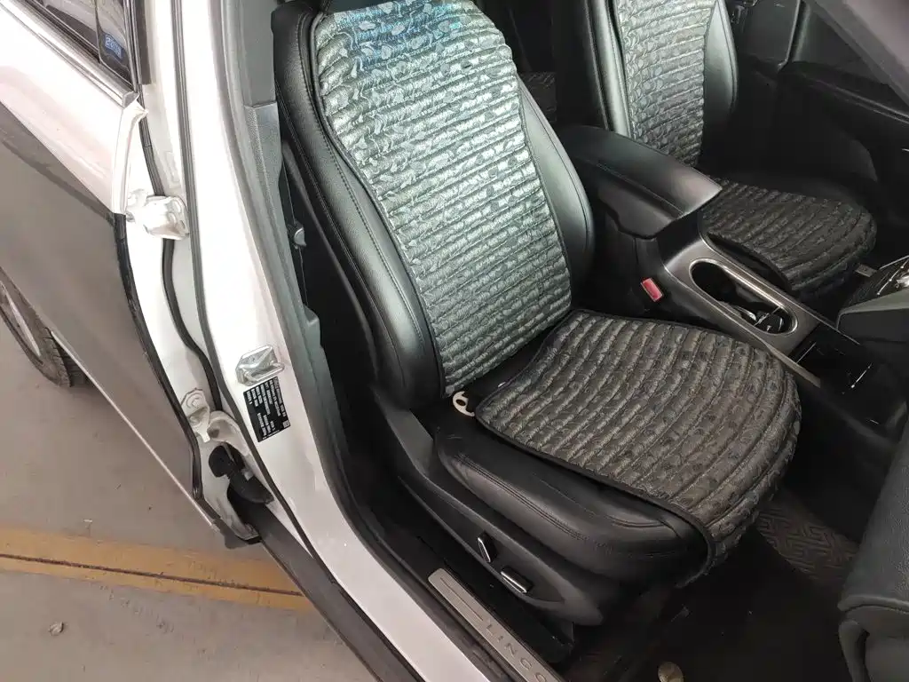 Фото 4 - Lincoln MKC