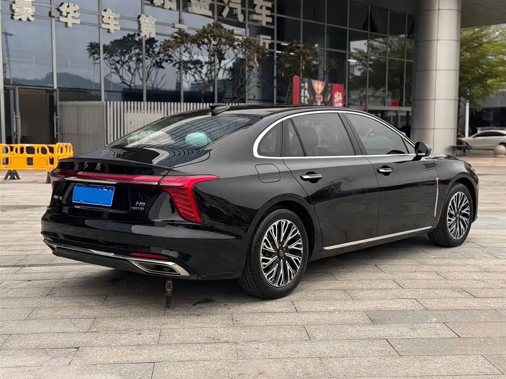 Hongqi H5 2024 2.0T Automatic Smart Connect Flag Enjoy Edition фото 4