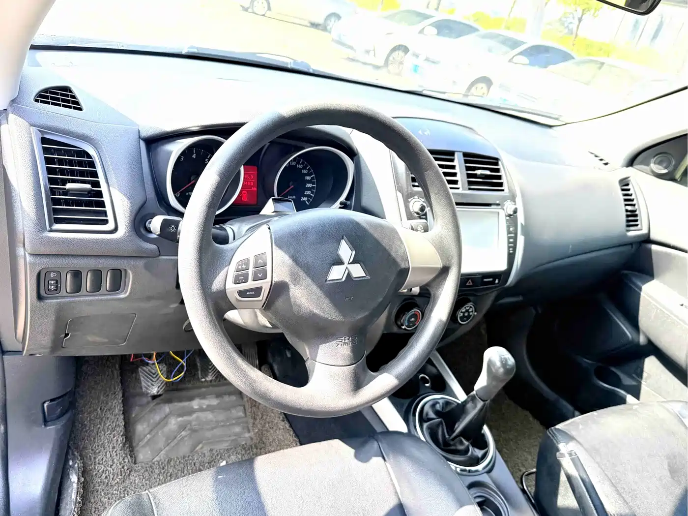 Mitsubishi ASX 2013 1.6L Manual 2WD Standard фото 10
