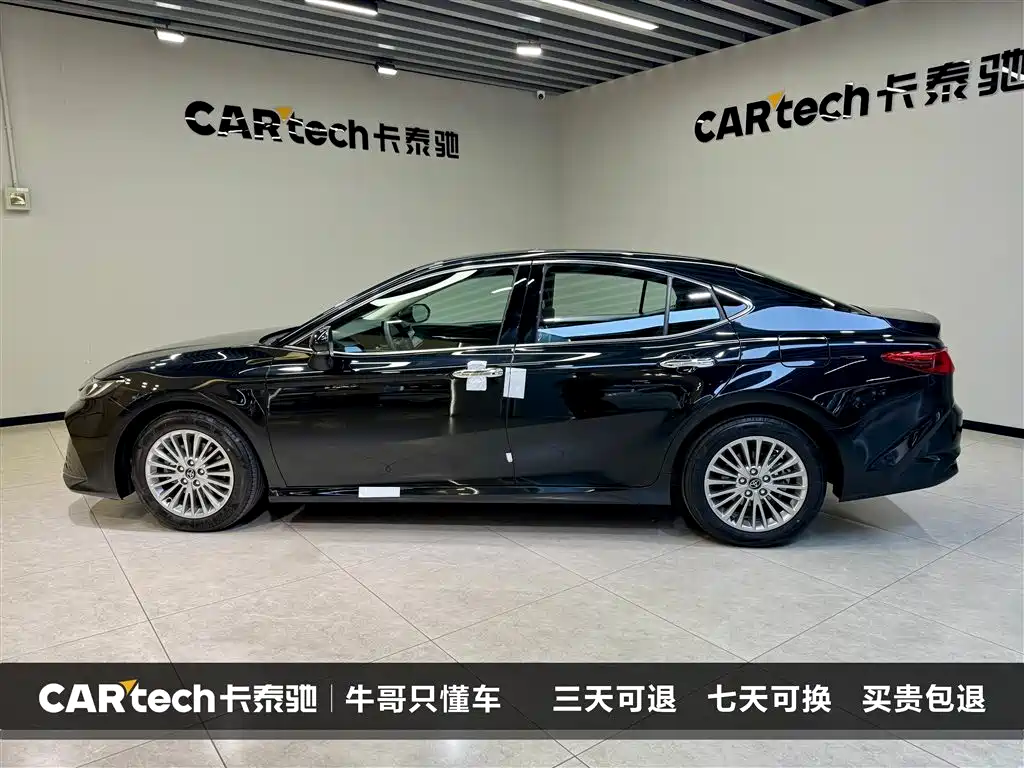 Toyota Camry 2026 Hybrid 2.0HGVP Luxury Edition фото 7