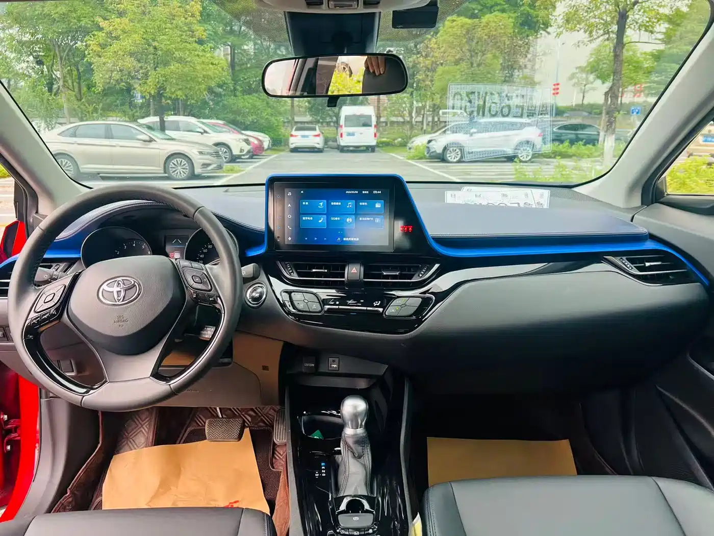 Toyota C-HR 2022 2.0L Leading Edition фото 13