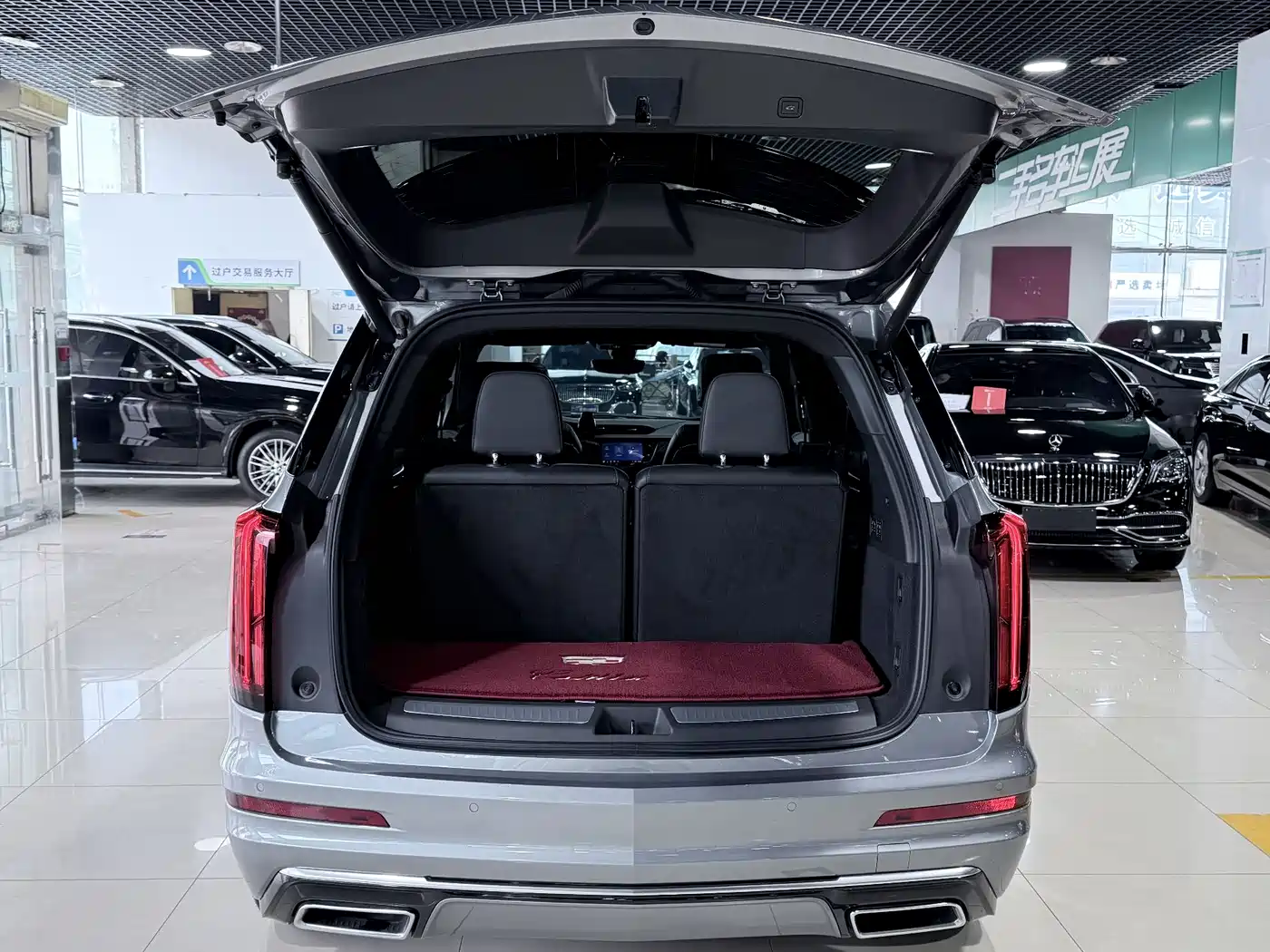 CADILLAC XT6