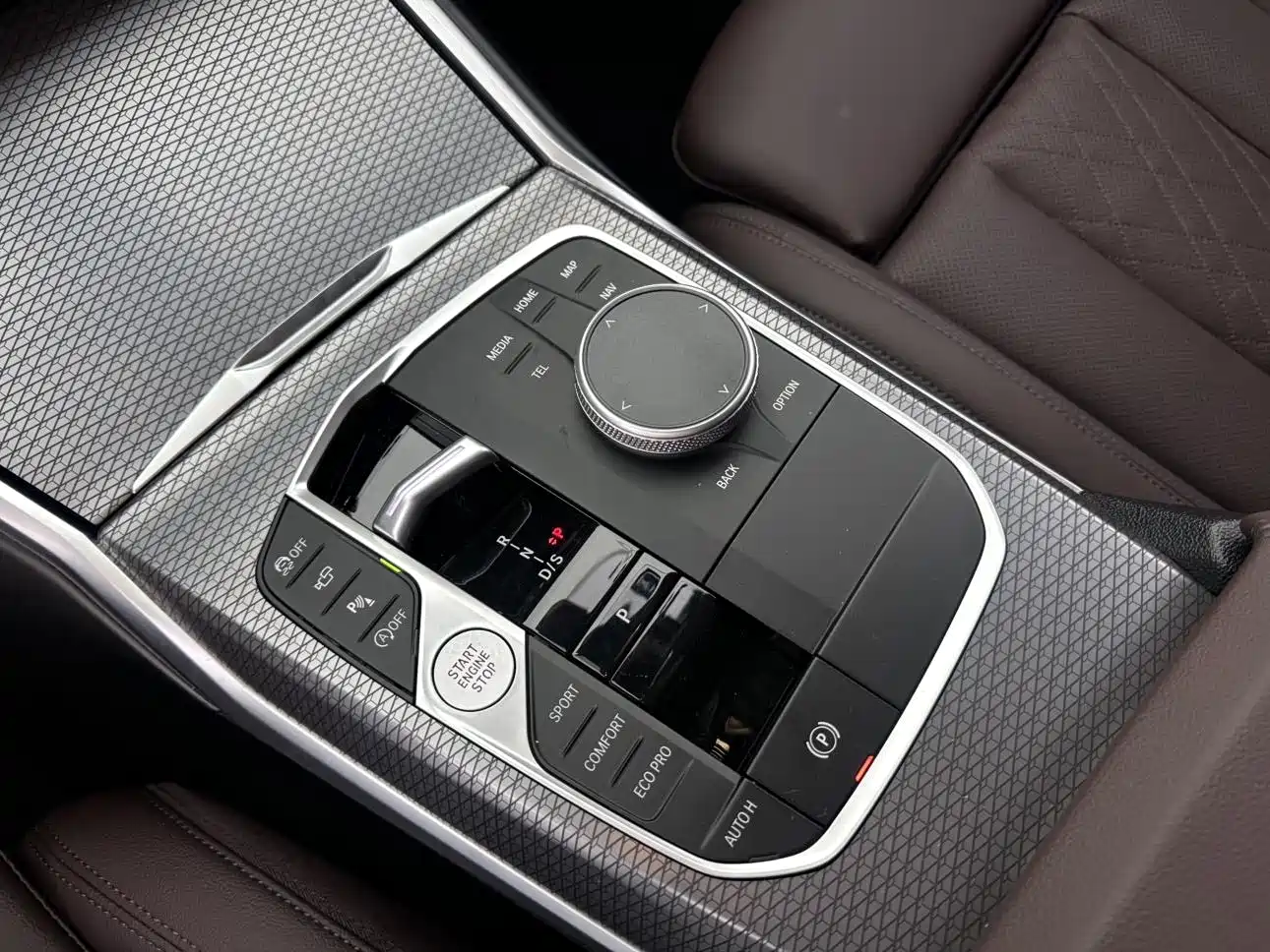BMW 3 Series 2024 325Li M Sport Shadowline Package фото 8