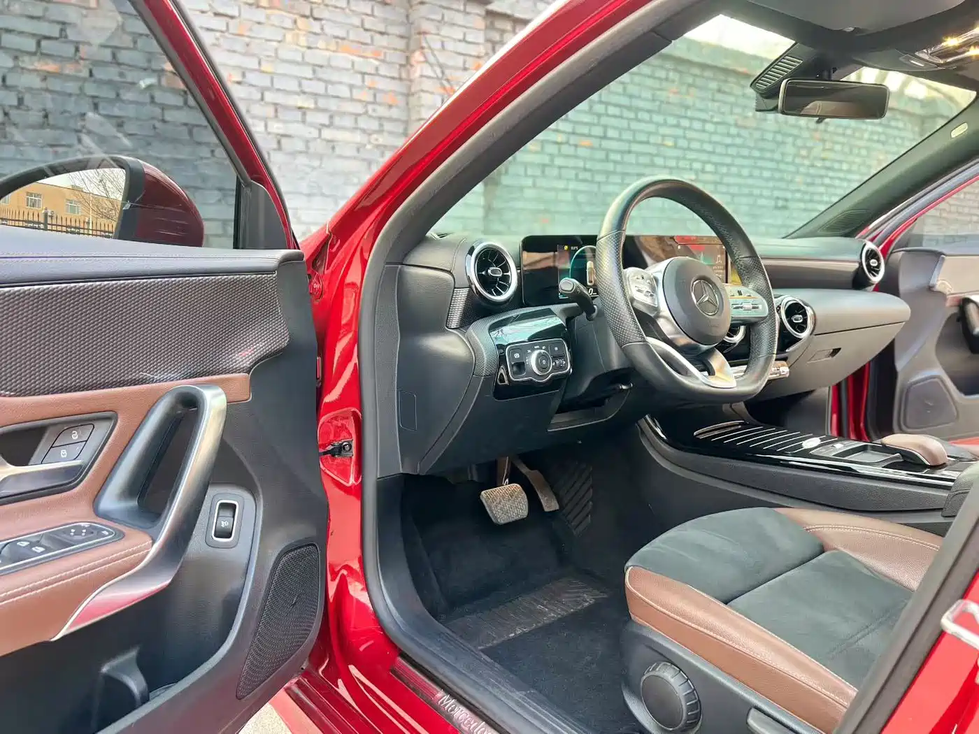 Mercedes-Benz A-Class 2019 A 180 L Sport Sedan фото 4
