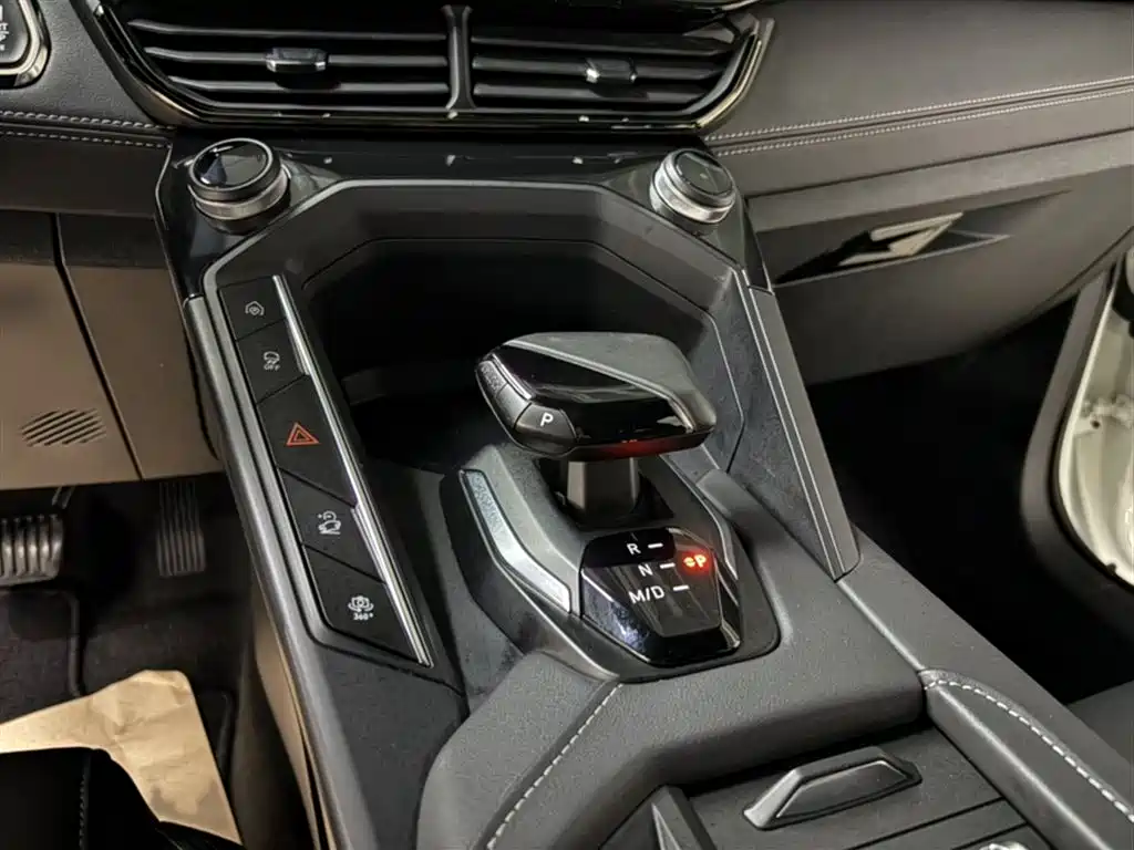 Lynk & Co 06 2023 Remix 1.5T Power Pro фото 6