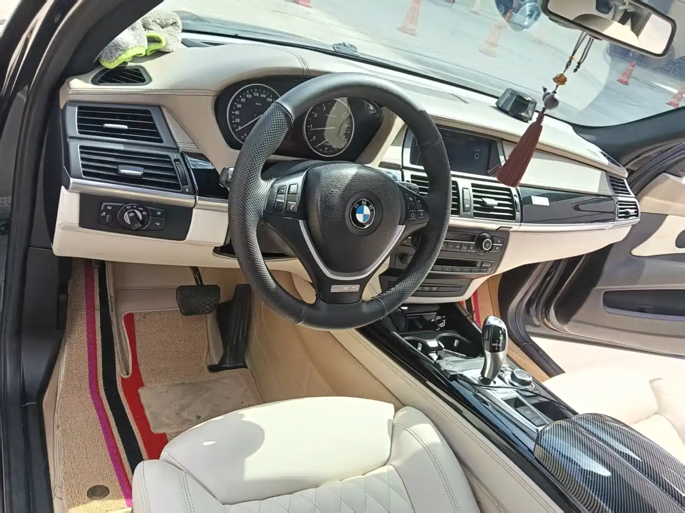 BMW X5 (Import) 2010 xDrive30i Luxury 10th Anniversary Edition фото 8