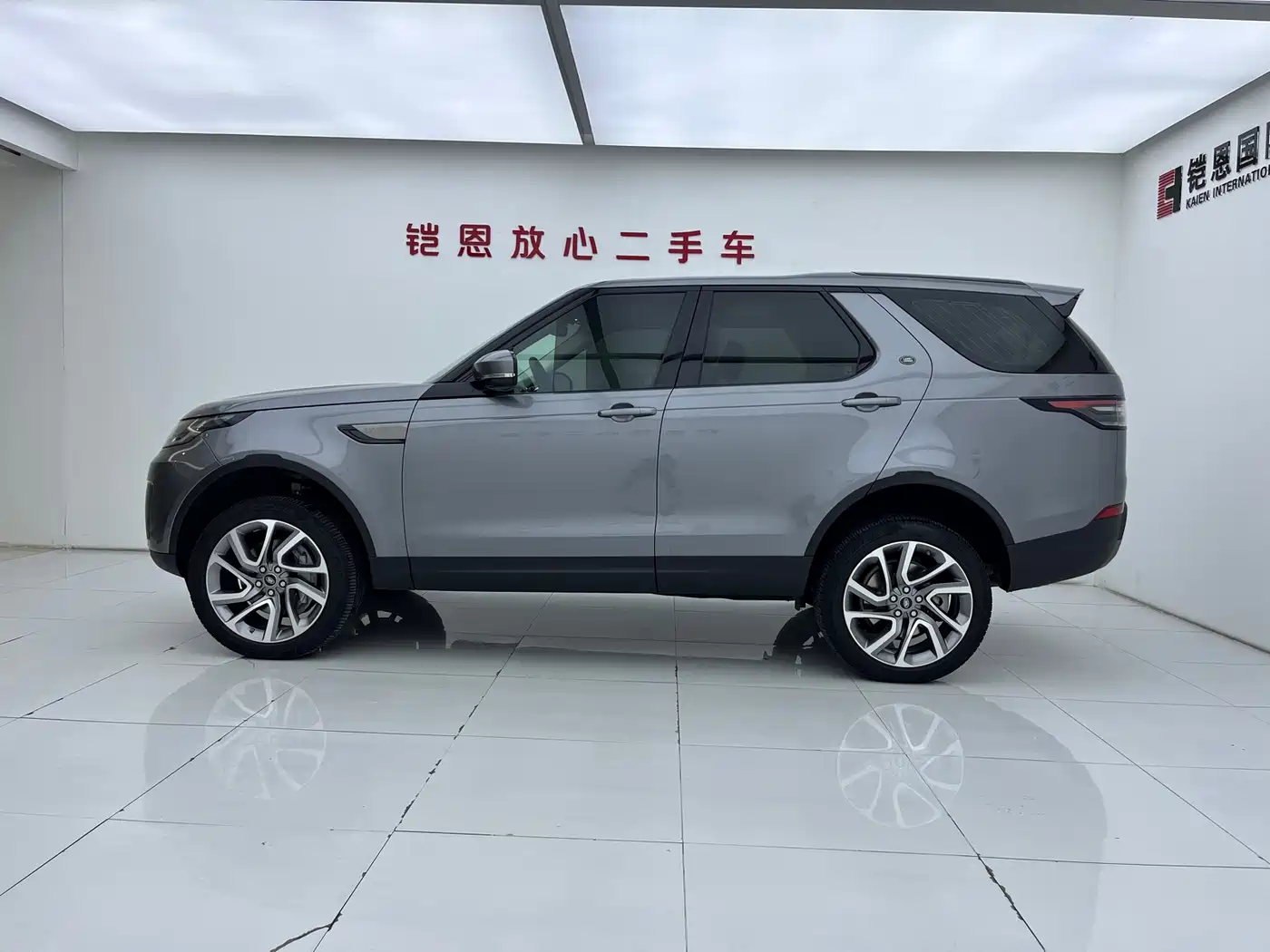 Land Rover Discovery 2020 3.0 SC V6 SE фото 4