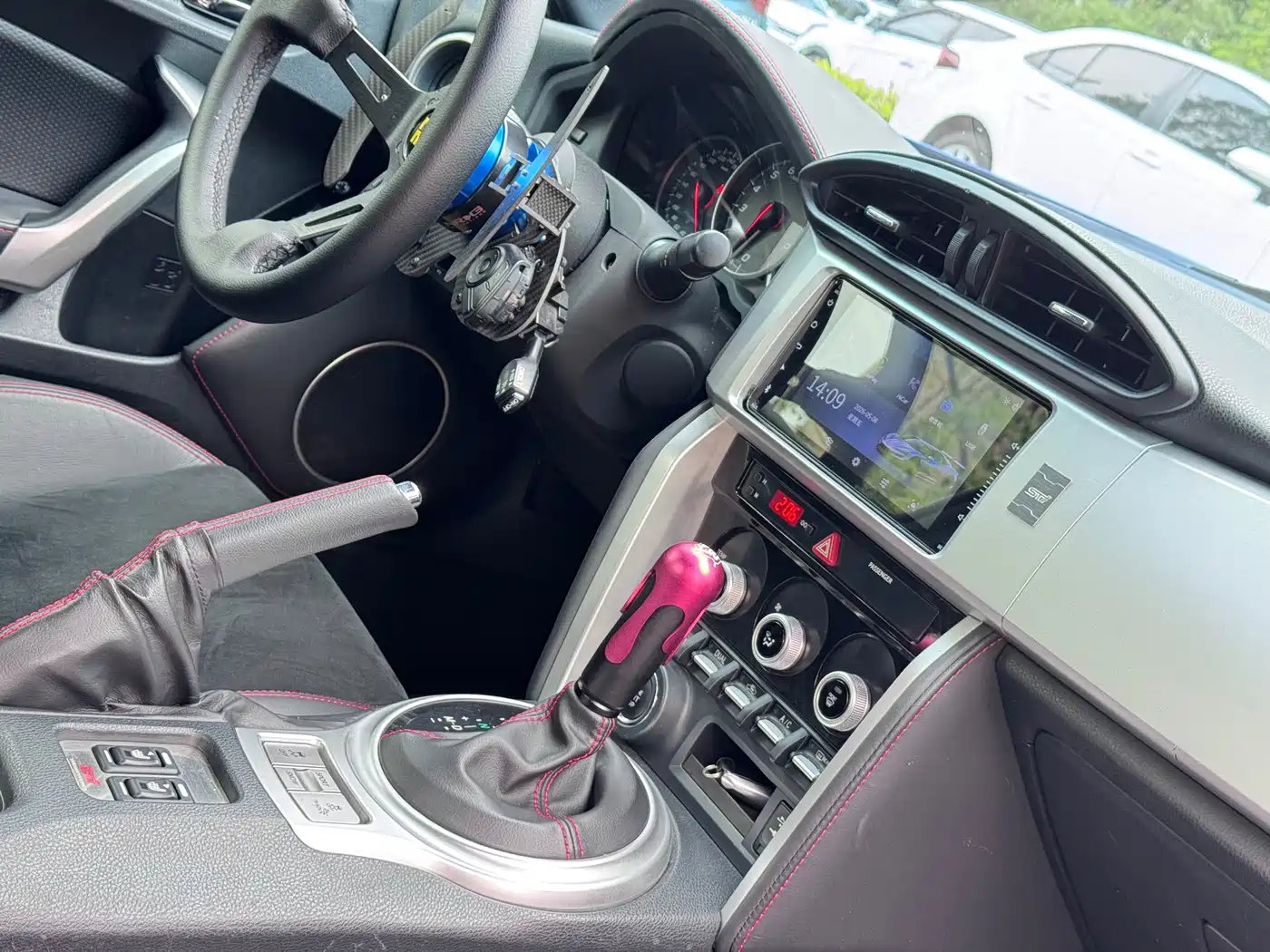 Subaru BRZ 2017 2.0i Automatic type-RS Edition фото 16