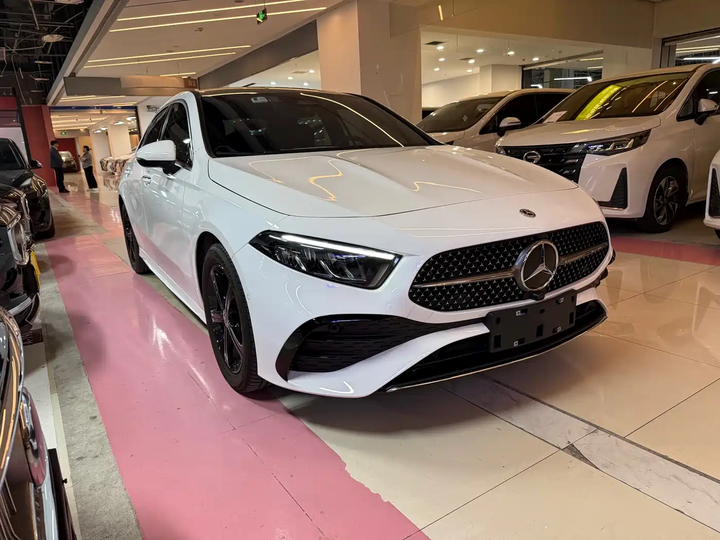 Mercedes-Benz A-Class 2023 A 200 L Fashion фото 3