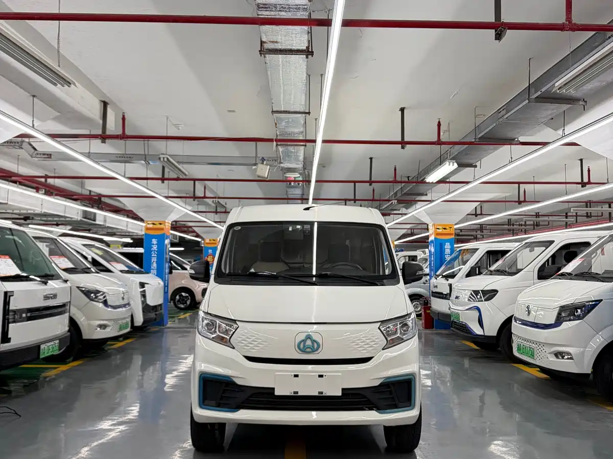 CHANGAN CROSS STAR V7 EV