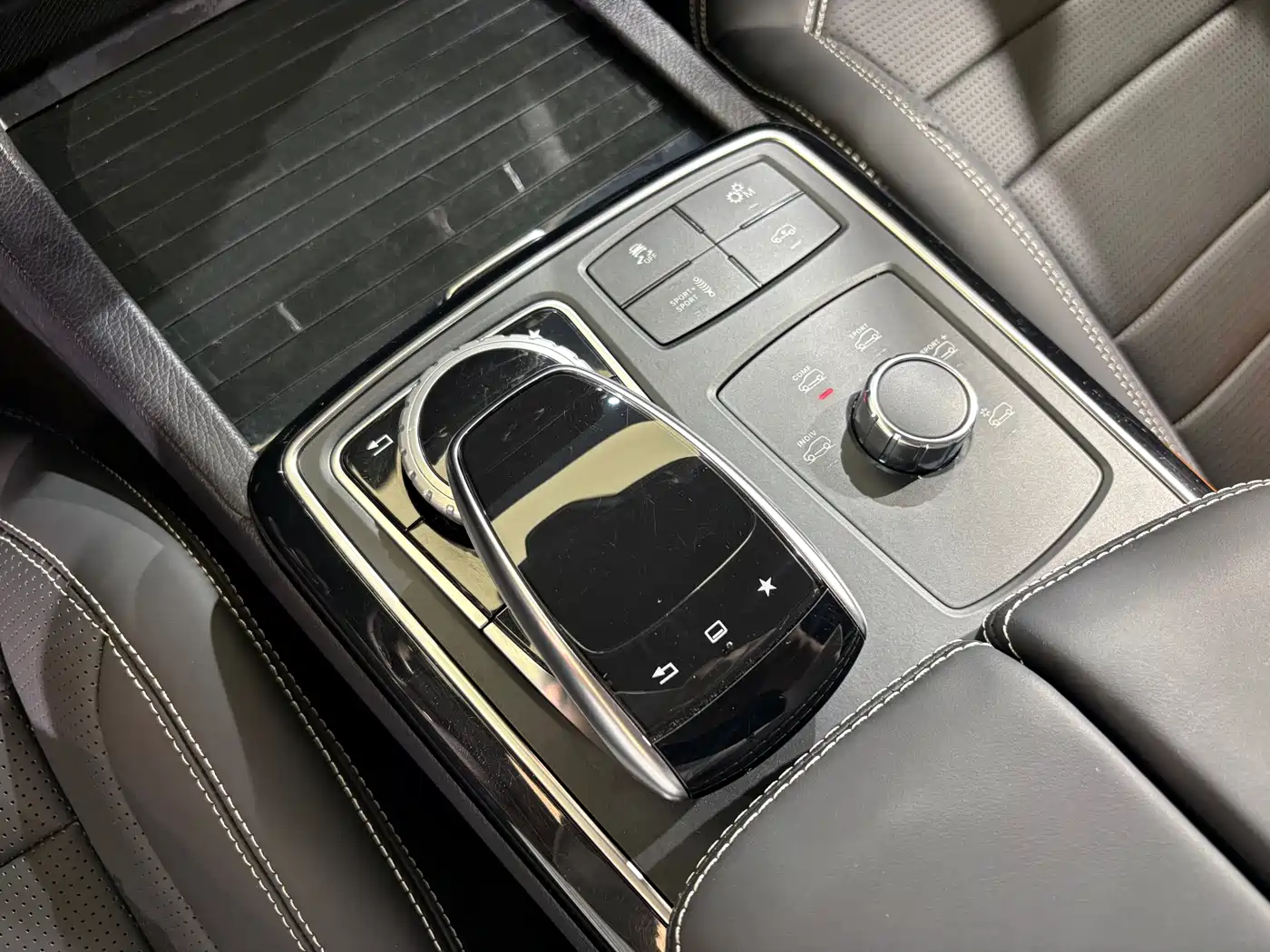 Mercedes-Benz GLS AMG 2016 AMG GLS 63 4MATIC фото 22